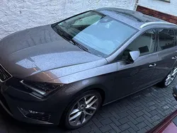 Grau Gebraucht 2015 Seat Leon ST FR-Line Kombi | 13.500 € (Fairer Preis)
