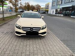 Gelb Gebraucht 2018 Mercedes 200 Limousine | 11.800 €