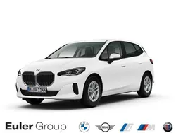 Weiss Gebraucht 2022 BMW 220 Active Tourer Sport Line Van / Kleinbus | 27.899 € (Guter Preis)