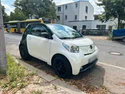 Weiß Gebraucht 2009 Toyota Aygo Kleinwagen | 5.900 €
