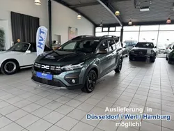 Grün Gebraucht 2024 Dacia Jogger Extreme Van / Kleinbus | 19.790 € (Guter Preis)