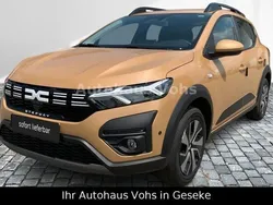Beige Gebraucht 2025 Dacia Sandero Expression Kleinwagen | 18.770 € (Fairer Preis)