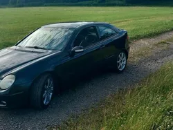 Schwarz Gebraucht 2002 Mercedes C200 Coupé | 2.500 €