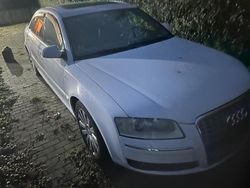 Weiß Gebraucht 2005 Audi A8L Limousine | 6.900 €
