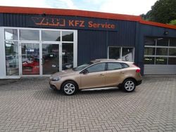 Beige Gebraucht 2015 Volvo V40 CC You! Kombi | 12.990 € (Fairer Preis)