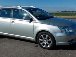 Silber Gebraucht 2006 Toyota Avensis Kombi | 3.290 € (Fairer Preis)