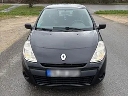 Schwarz Gebraucht 2012 Renault Clio IV Expression Limousine | 2.800 € (Guter Preis)