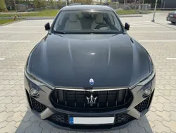 Schwarz Gebraucht 2020 Maserati Levante SUV | 44.000 €