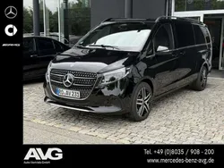 Obsidianschwarz Gebraucht 2025 Mercedes V300 Avantgarde Van / Kleinbus | 97.380 €