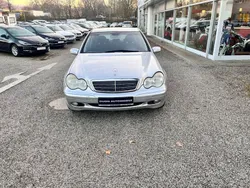 Silber Gebraucht 2000 Mercedes C180 Classic Limousine | 3.900 € (Teuer)
