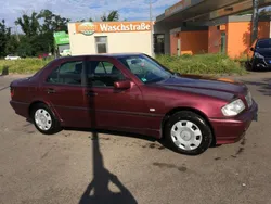 Rot Gebraucht 1997 Mercedes C180 Classic Limousine | 1.900 €