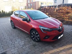 Rot Gebraucht 2023 Renault Clio V Evolution Limousine | 14.990 € (Guter Preis)