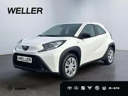 Weiss Neu 2025 Toyota Aygo X-play Kleinwagen | 16.990 €