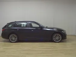 Schwarz Gebraucht 2021 BMW 330e Advantage Kombi | 21.680 € (Guter Preis)