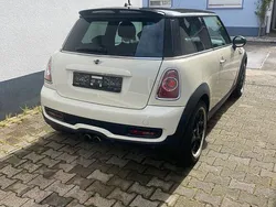 Weiß Gebraucht 2011 Mini Cooper S Kleinwagen | 9.200 € (Fairer Preis)