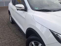 Weiß Gebraucht 2017 Nissan Qashqai N-Connecta SUV | 10.500 € (Guter Preis)