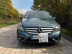 Blau Gebraucht 2012 Mercedes B200 Van / Kleinbus | 6.800 € (Teuer)