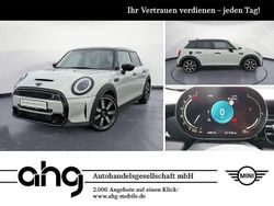 White silver metallic Gebraucht 2023 Mini Cooper S Classic Kleinwagen | 27.930 € (Fairer Preis)