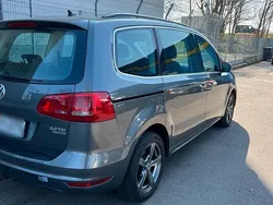Grau Gebraucht 2011 VW Sharan Van / Kleinbus | 8.950 € (Fairer Preis)