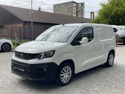 Weiß Gebraucht 2019 Peugeot Partner Van / Kleinbus | 13.923 €