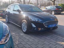 Obsidianschwarz metallic Gebraucht 2020 Ford Focus Titanium Kombi | 12.990 € (Fairer Preis)