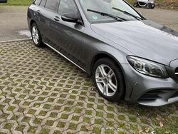 Grau Gebraucht 2021 Mercedes C220 AMG line Kombi | 27.800 € (Etwas zu teuer)
