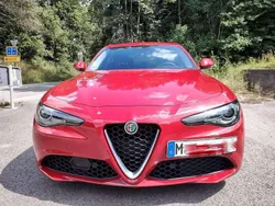 Rot Gebraucht 2017 Alfa Romeo Giulia Business Limousine | 16.990 € (Guter Preis)