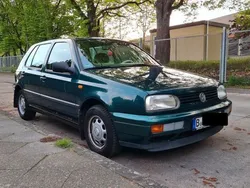 Grün Gebraucht 1996 VW Golf III Limousine | 3.000 € (Fairer Preis)