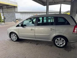 Silber Gebraucht 2011 Opel Zafira Van / Kleinbus | 5.000 € (Fairer Preis)