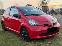 Rot Gebraucht 2008 Toyota Aygo Kleinwagen | 2.990 € (Fairer Preis)