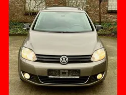 Braun Gebraucht 2011 VW Golf Plus Style Van / Kleinbus | 11.895 € (Teuer)