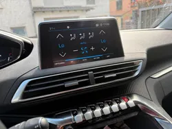 Blau Gebraucht 2019 Peugeot 5008 Van / Kleinbus | 15.500 €