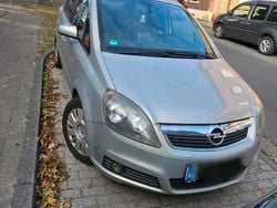 Silber Gebraucht 2008 Opel Zafira Van / Kleinbus | 2.500 € (Guter Preis)