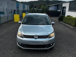 Silber Gebraucht 2012 VW Touran Comfortline Van / Kleinbus | 4.800 € (Teuer)