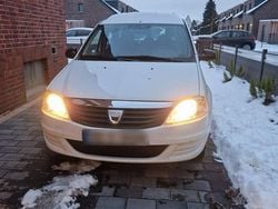 Weiß Gebraucht 2010 Dacia Logan MCV Lauréate Kombi | 3.350 € (Guter Preis)