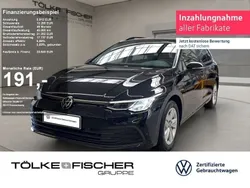 Deep black perleffekt (metallic) Gebraucht 2022 VW Golf VIII Life Kombi | 23.554 € (Fairer Preis)