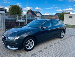 Grau Gebraucht 2022 Audi A4 Advanced Kombi | 19.900 €