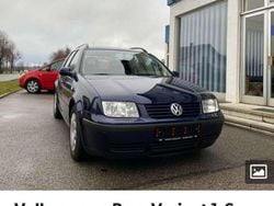 Blau Gebraucht 2001 VW Bora Basis Limousine | 2.400 € (Fairer Preis)