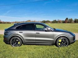Grau Gebraucht 2020 Porsche Cayenne Turbo S SUV | 78.000 € (Fairer Preis)