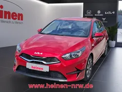 Rot Neu 2025 Kia Ceed Limousine | 20.899 € (Superpreis)