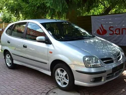 Silver (m) Gebraucht 2004 Nissan Almera Tino Acenta+ Van / Kleinbus | 2.950 € (Teuer)