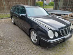 Schwarz Gebraucht 2002 Mercedes 240 Kombi | 3.800 €