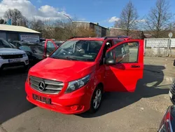 Rot Gebraucht 2016 Mercedes Vito Van / Kleinbus | 11.200 €