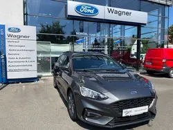 Grau Gebraucht 2019 Ford Focus ST-Line Limousine | 17.430 € (Etwas zu teuer)