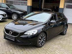 Schwarz Gebraucht 2018 Volvo V40 Linje Svart Kombi | 14.800 € (Fairer Preis)