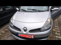 Grau Gebraucht 2006 Renault Clio II Kleinwagen | 500 €