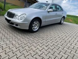 Grau Gebraucht 2002 Mercedes E220 Classic Limousine | 9.200 € (Teuer)