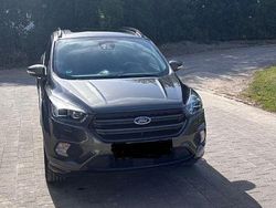 Schwarz Gebraucht 2018 Ford Kuga ST-Line SUV | 18.000 € (Fairer Preis)