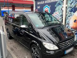 Schwarz Gebraucht 2010 Mercedes Viano Van / Kleinbus | 10.999 € (Fairer Preis)
