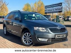 Grau Gebraucht 2016 Skoda Octavia Ambition Kombi | 7.400 € (Guter Preis)